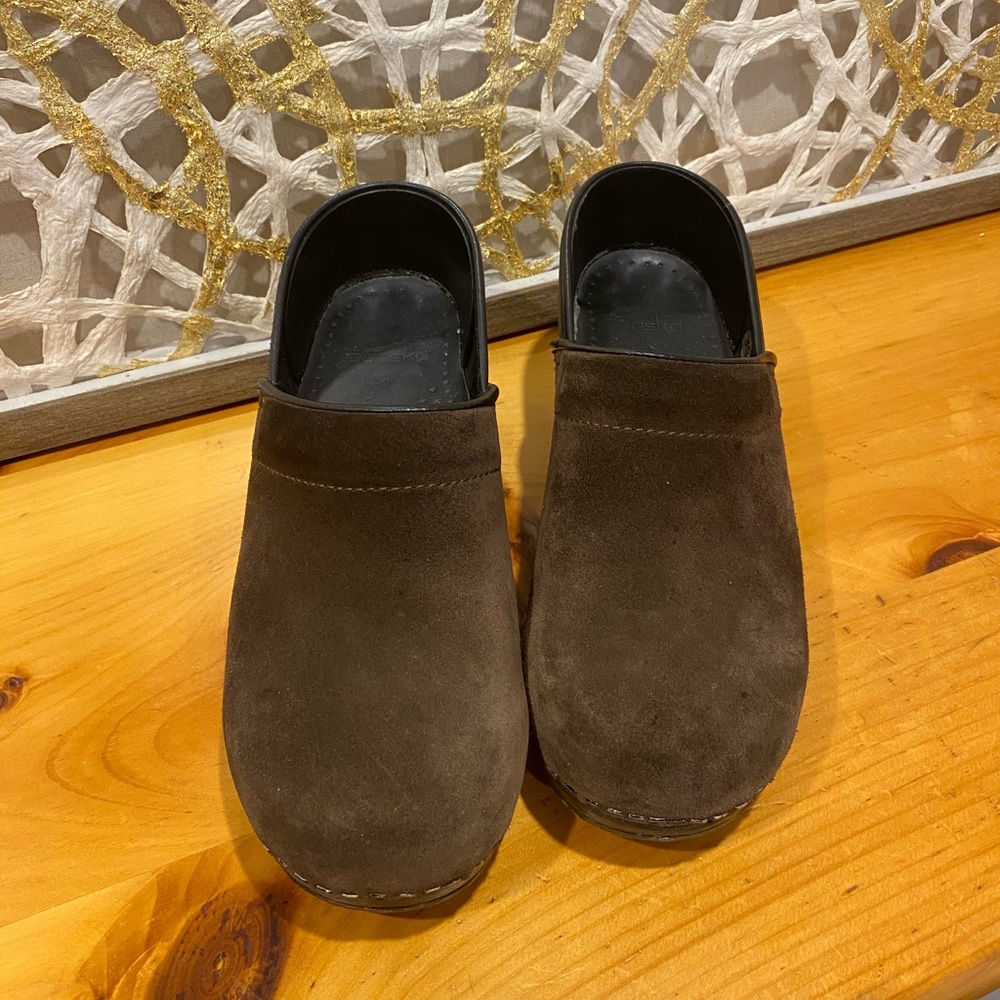 Dansko Brown Clog Women's EUR Sz 39 / U.S. 8.5-9.